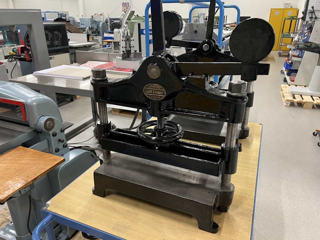 Screw bookbinding press with tapping block Karl Krause Lidograf printing machines