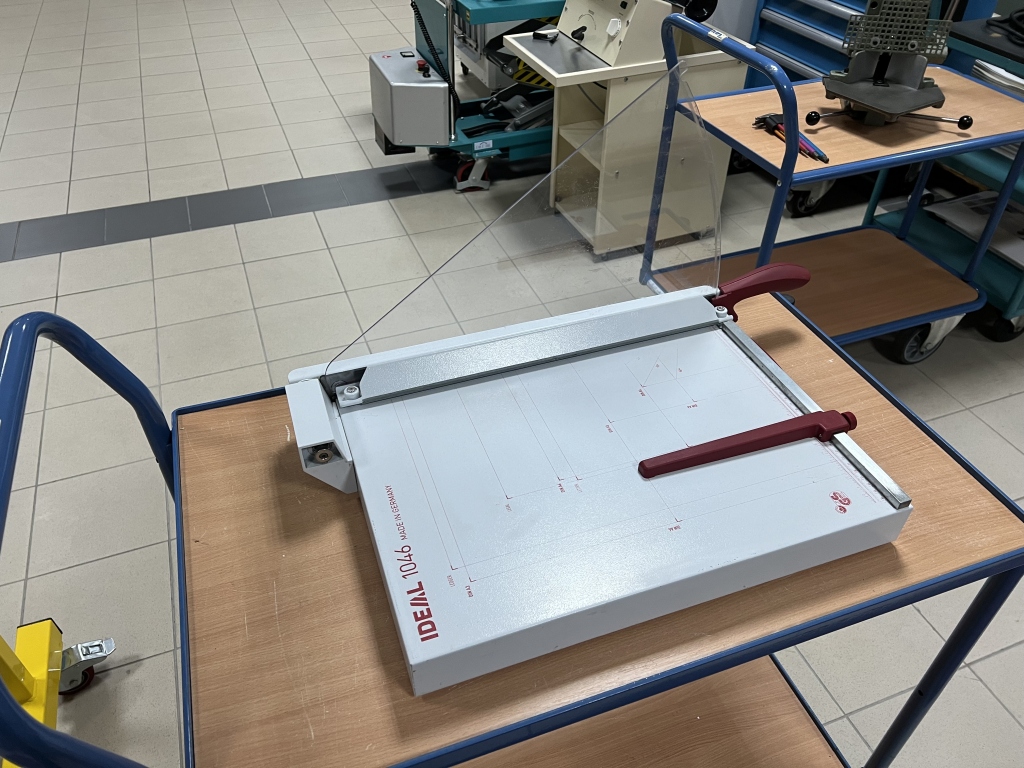 Bookbinding Guillotine Ideal 1046 Lidograf printing machines